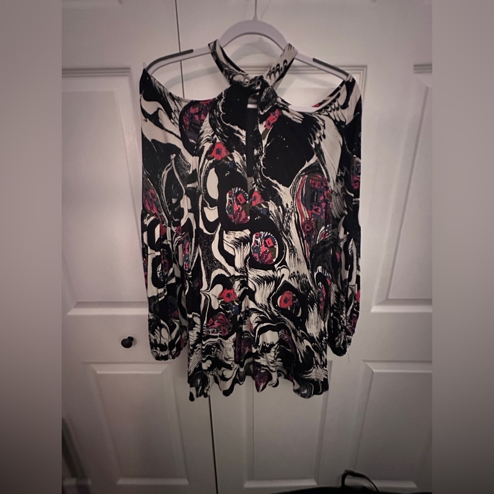 Black, White and Red Women's cold shoulder tunic